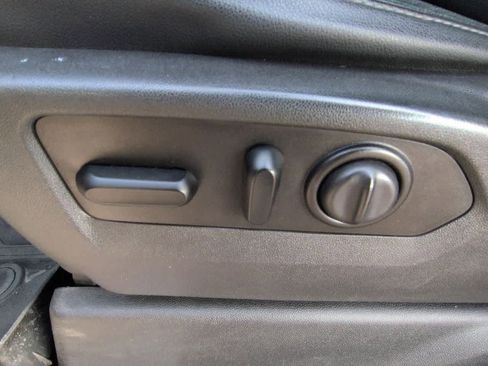 Used 2019 GMC Sierra 1500 SLT image 17