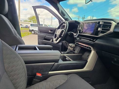 Used 2025 Toyota Tundra SR5 AWD/4WD image 19