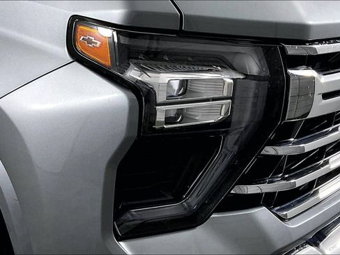 Certified 2024 Chevrolet Silverado 2500 LTZ w/ LTZ Plus Package AWD/4WD image 28