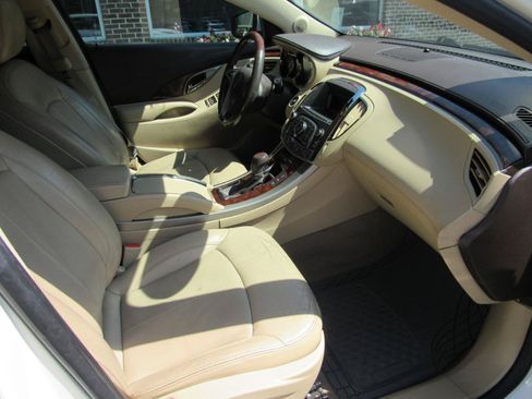Used 2011 Buick LaCrosse CXL w/ Luxury Package FWD image 29