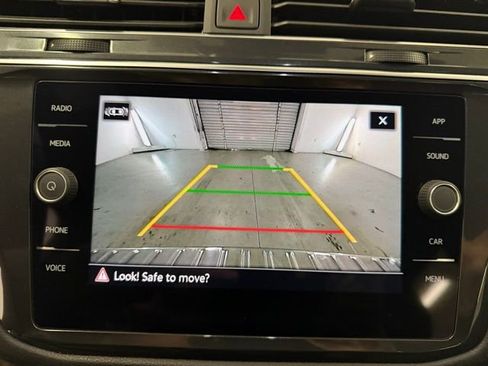 Used 2022 Volkswagen Tiguan SE R-Line image 22