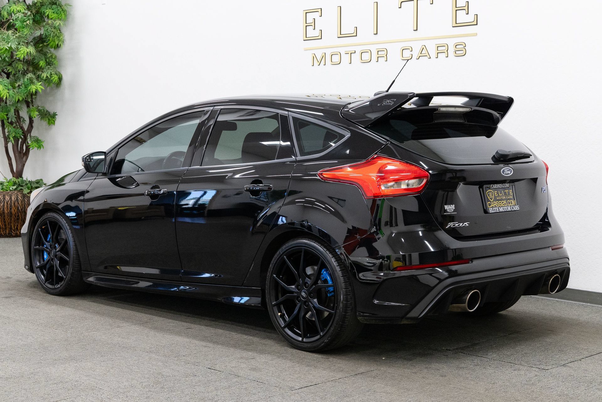 Used 2017 Ford Focus RS AWD/4WD image 3