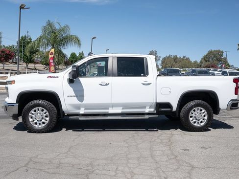Used 2024 Chevrolet Silverado 2500 LT w/ Convenience Package AWD/4WD image 8