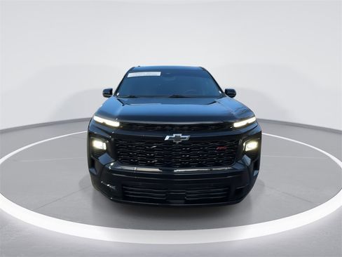 Used 2024 Chevrolet Traverse RS image 3