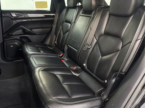 Used 2018 Porsche Cayenne image 14