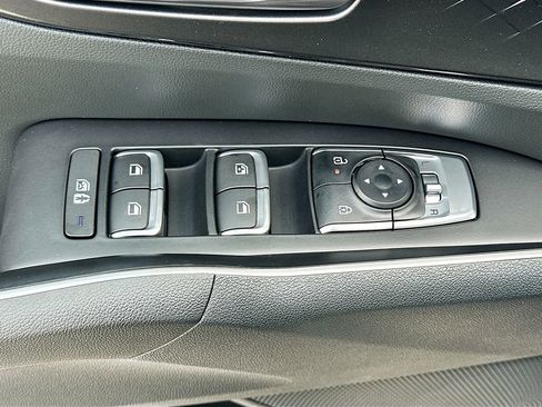 Certified 2026 Kia Sorento S FWD image 17