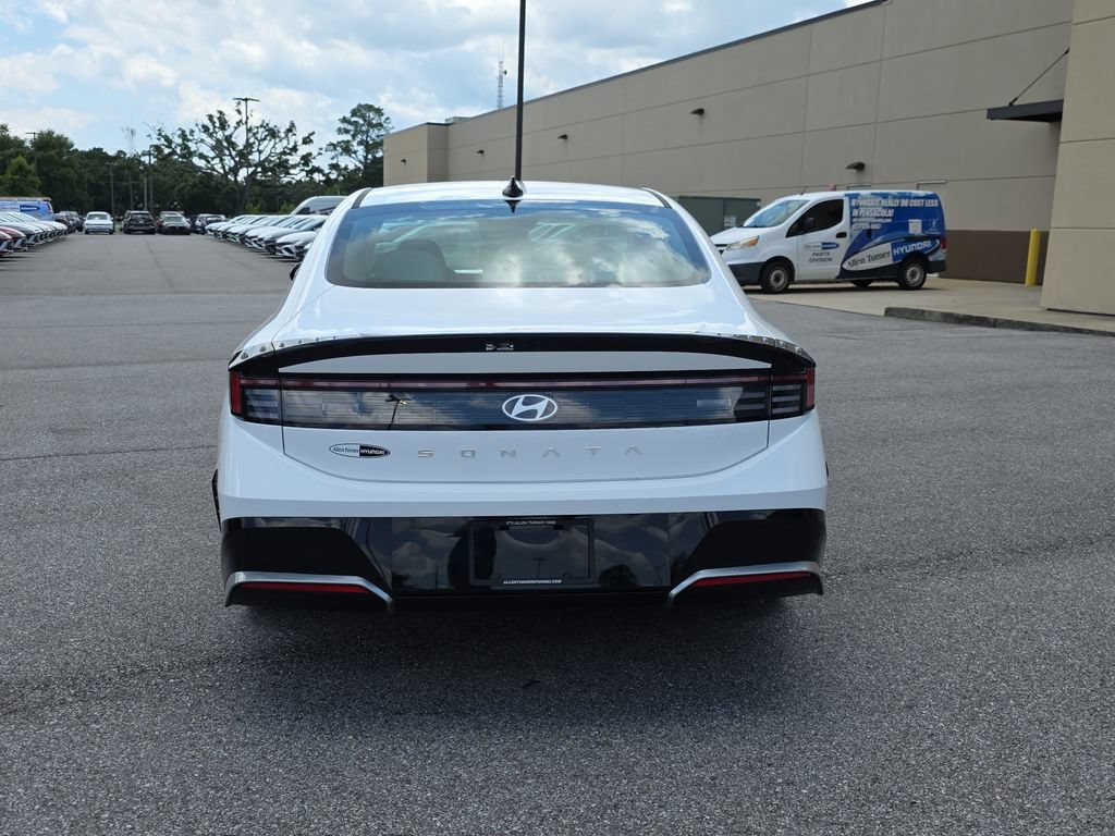 New 2026 Hyundai Sonata SEL FWD image 7