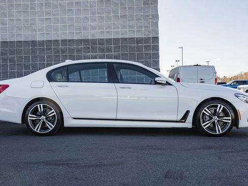 Used 2019 BMW 740i 740i w/ M Sport Package image 3