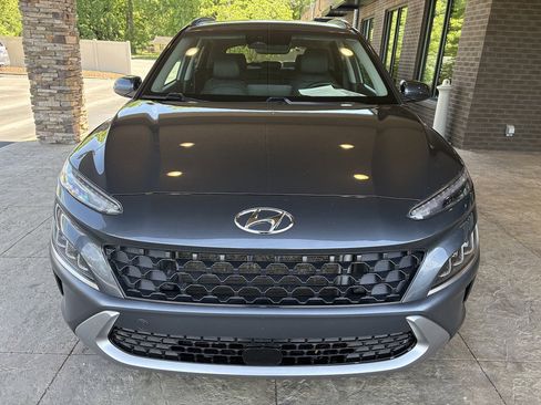 Used 2022 Hyundai Kona Limited FWD image 3