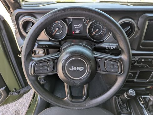Used 2022 Jeep Gladiator Sport AWD/4WD image 15