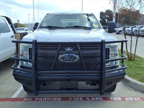 Used 2017 Ford F250 XL w/ Power Equipment Group image 3