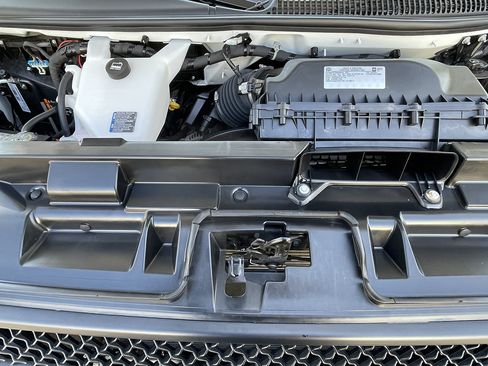 Used 2025 Chevrolet Express 3500 LT w/ LT Preferred Equipment Group RWD image 35