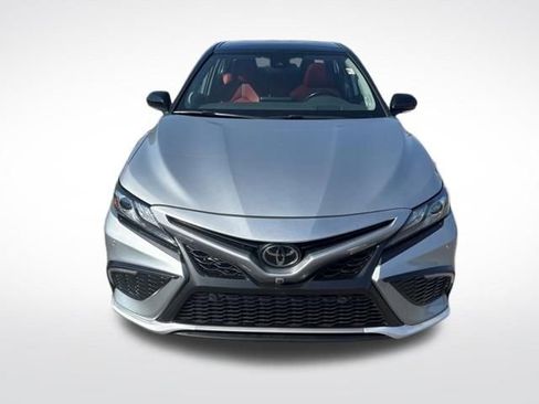 Used 2022 Toyota Camry XSE FWD image 8