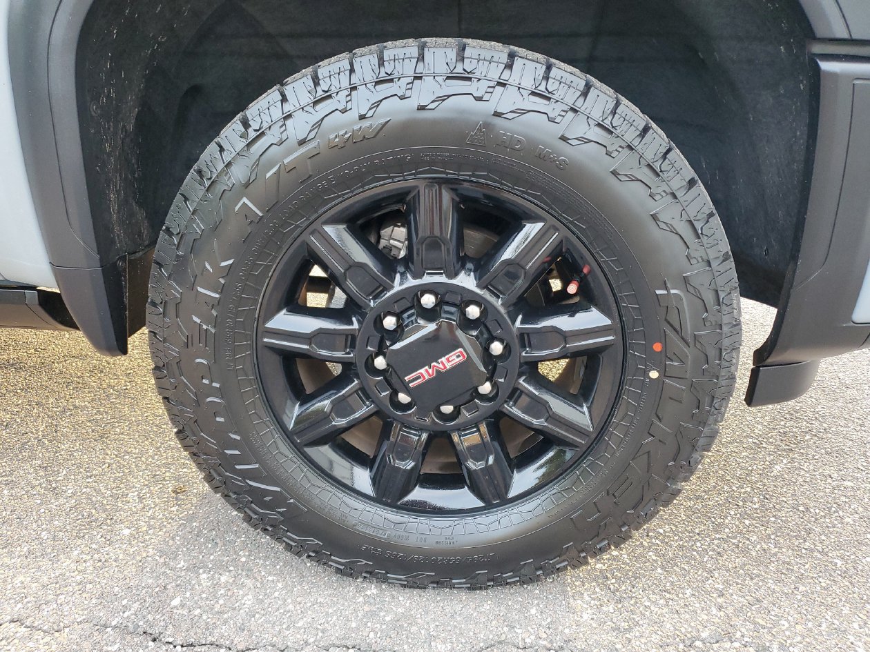Used 2024 GMC Sierra 2500 AT4 w/ AT4 Premium Plus Package AWD/4WD image 5
