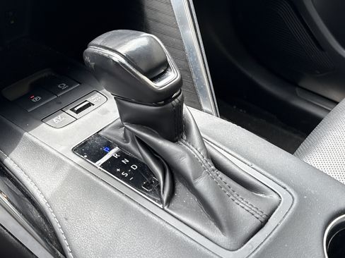 Used 2021 Toyota Venza Limited w/ Carpet Mat Package (TMS) AWD/4WD image 26
