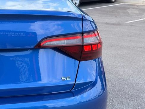 Used 2024 Volkswagen Jetta SE FWD image 11