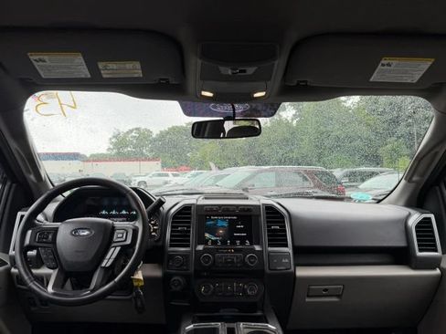 Used 2018 Ford F150 XLT w/ Equipment Group 302A Luxury AWD/4WD image 9