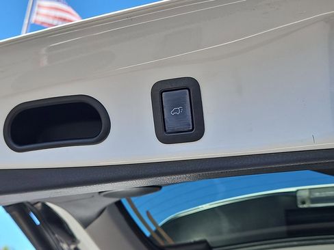 Used 2016 Toyota Highlander Limited image 35
