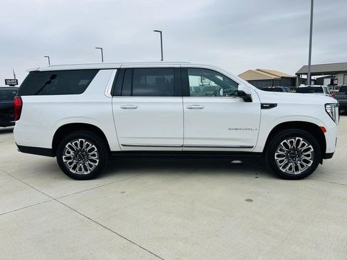 Used 2023 GMC Yukon XL Denali Ultimate w/ LPO, Floor Liner Package AWD/4WD image 52
