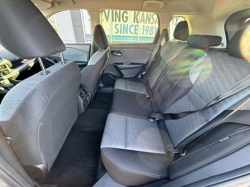 Used 2023 Nissan Rogue SV image 8