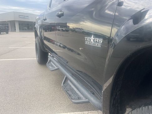 Used 2020 Chevrolet Silverado 1500 RST w/ Texas Edition RWD image 12