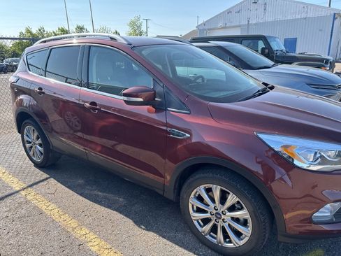 Used 2018 Ford Escape Titanium w/ Ford Safe & Smart Package AWD/4WD image 8