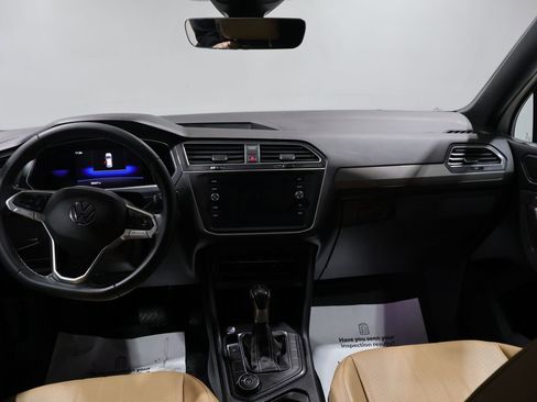 Used 2022 Volkswagen Tiguan SE AWD/4WD image 17