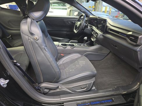 Used 2025 Ford Mustang Dark Horse image 14