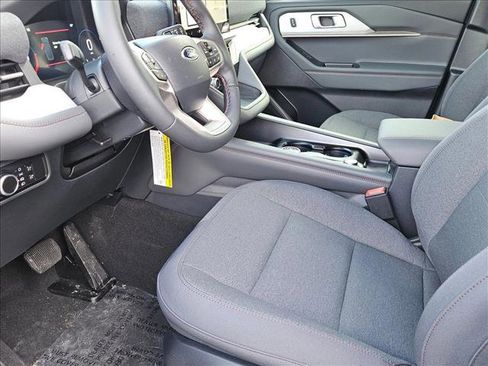 New 2026 Ford Explorer Active RWD image 13
