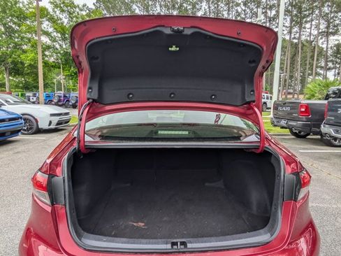 Used 2022 Toyota Corolla LE FWD image 6
