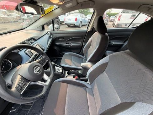 Used 2023 Nissan Versa SV FWD image 10