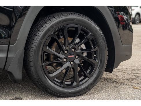 Used 2023 GMC Terrain SLE w/ Driver Convenience Package FWD image 10
