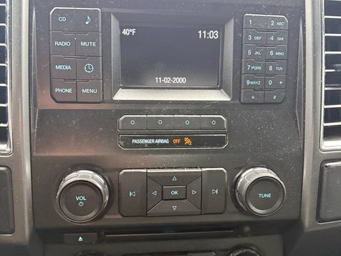 Used 2015 Ford F150 XLT image 11