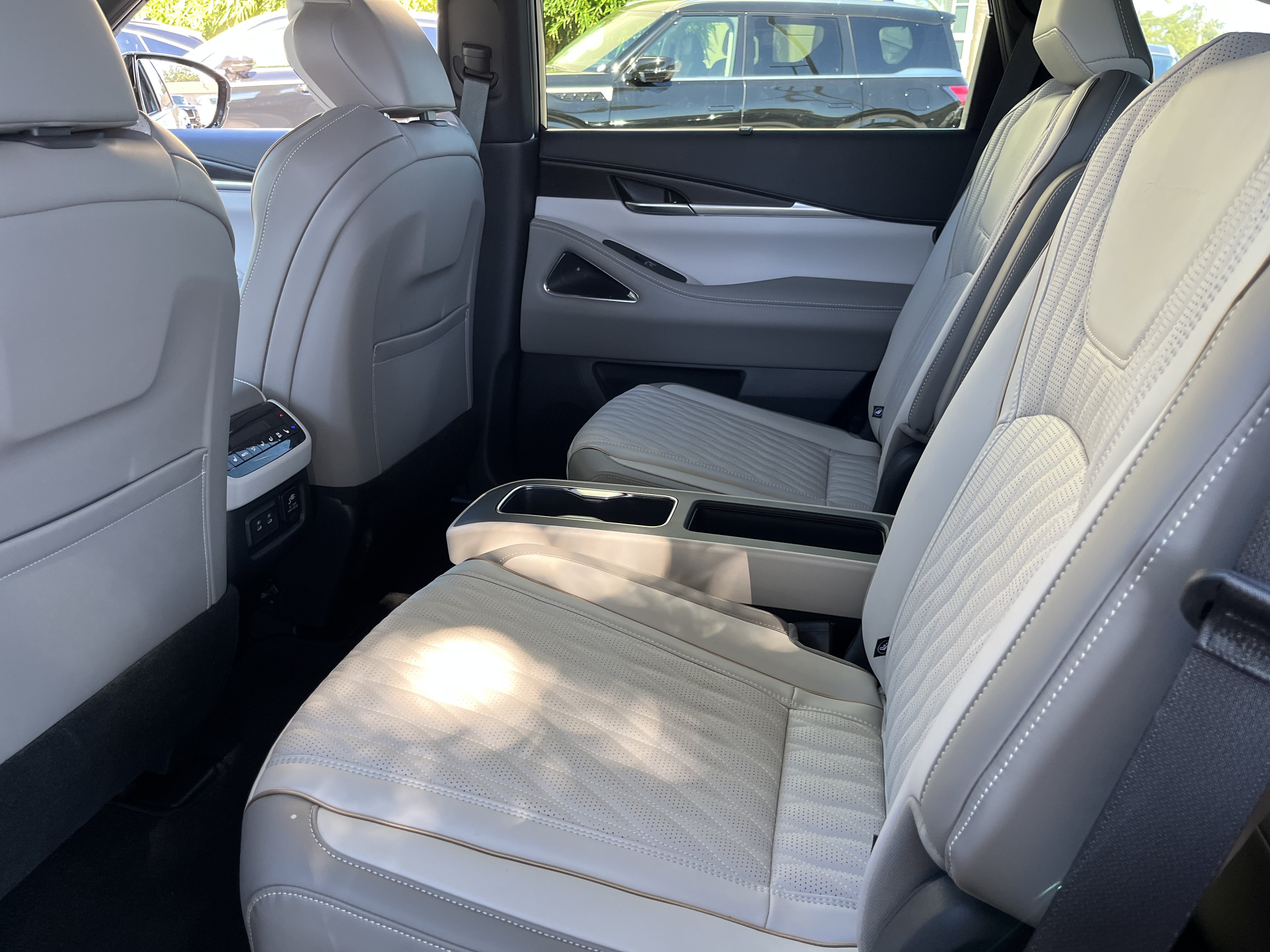 Used 2026 INFINITI QX60 Autograph w/ Dark Cargo Package AWD/4WD image 16