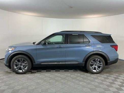 Used 2025 Ford Explorer Active w/ Active Comfort Package AWD/4WD image 8