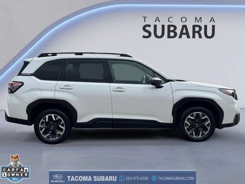 Used 2025 Subaru Forester Premium AWD/4WD image 6