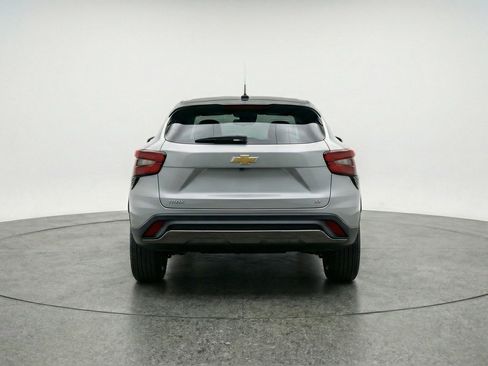 Used 2025 Chevrolet Trax LT FWD image 7
