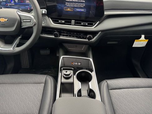 New 2026 Chevrolet Equinox LT w/ Convenience Package II FWD image 21