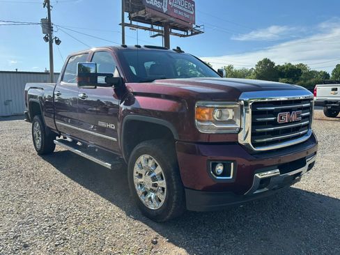 Used 2016 GMC Sierra 2500 SLT w/ All-Terrain HD Package AWD/4WD image 7