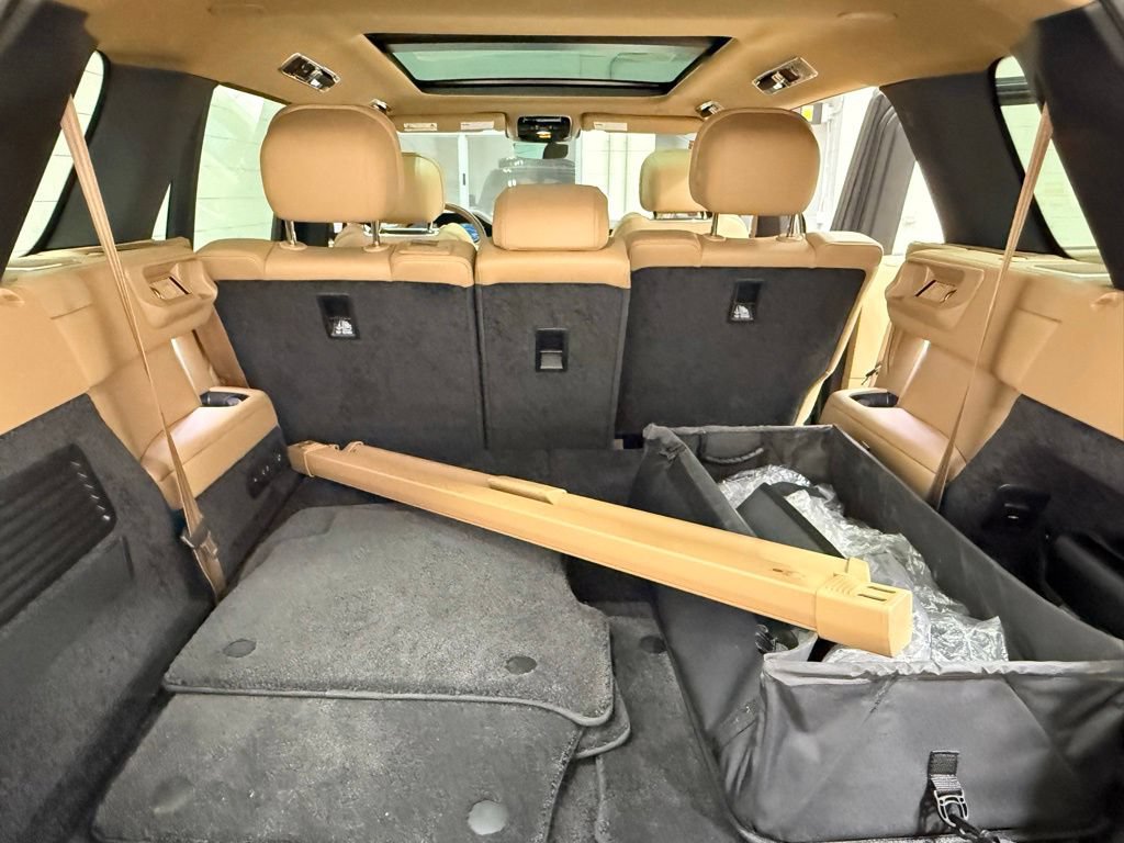 Used 2025 Land Rover Range Rover Long Wheelbase SE AWD/4WD image 45