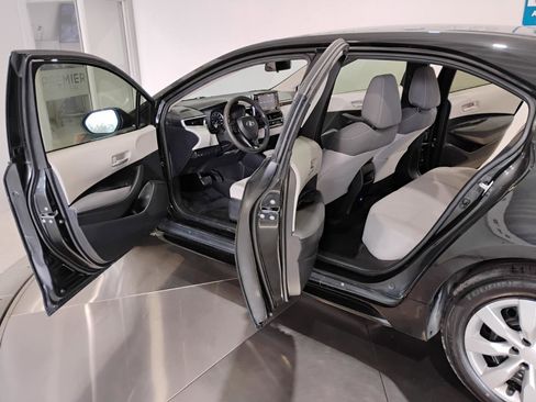 Used 2020 Toyota Corolla LE image 7