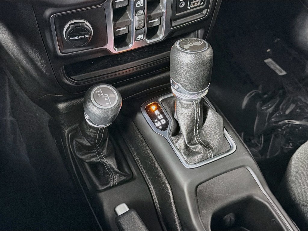 Used 2026 Jeep Wrangler Unlimited Sahara AWD/4WD image 16