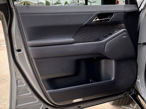 Used 2025 Lexus GX 550 image 22