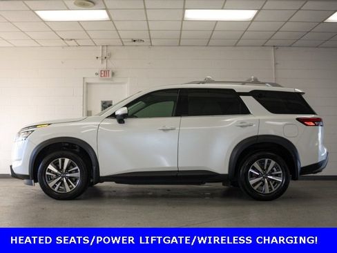 Used 2024 Nissan Pathfinder SL w/ Cargo Package image 3
