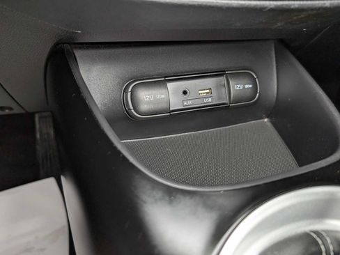 Used 2017 Kia Soul + FWD image 27