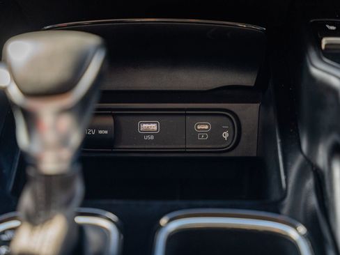 Used 2023 Kia Telluride S image 31