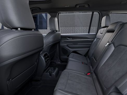 New 2026 Jeep Grand Cherokee L 4WD image 23