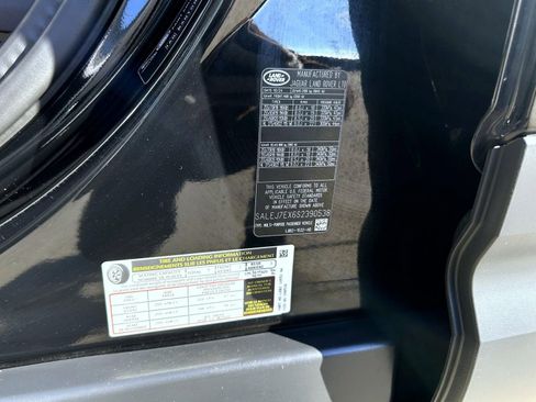 Used 2025 Land Rover Defender 110 S image 25