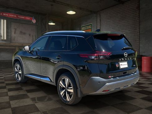 Used 2023 Nissan Rogue SL w/ SL Premium Package FWD image 4