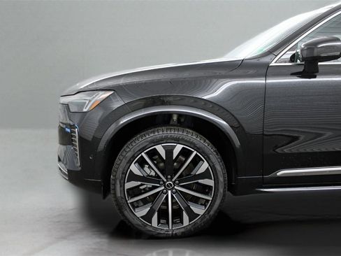 New 2025 Volvo XC90 B6 Plus w/ Protection Package Premier image 32